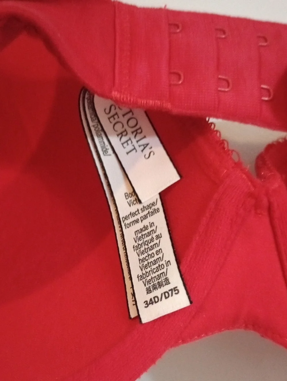 Victoria's Secret Red Lace  Bra - Picture 3 of 4